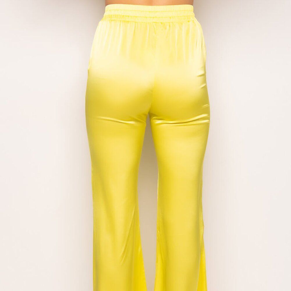 NWT Akira Wide Leg Neon Yellow Gold Silky Pants Size Medium - Picture 5 of 8